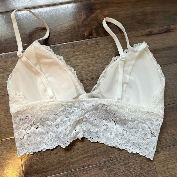 NWOT White lace bralette - Picture 3 of 3